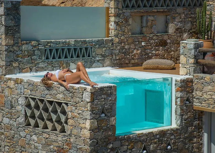 Onar Suites & Villas